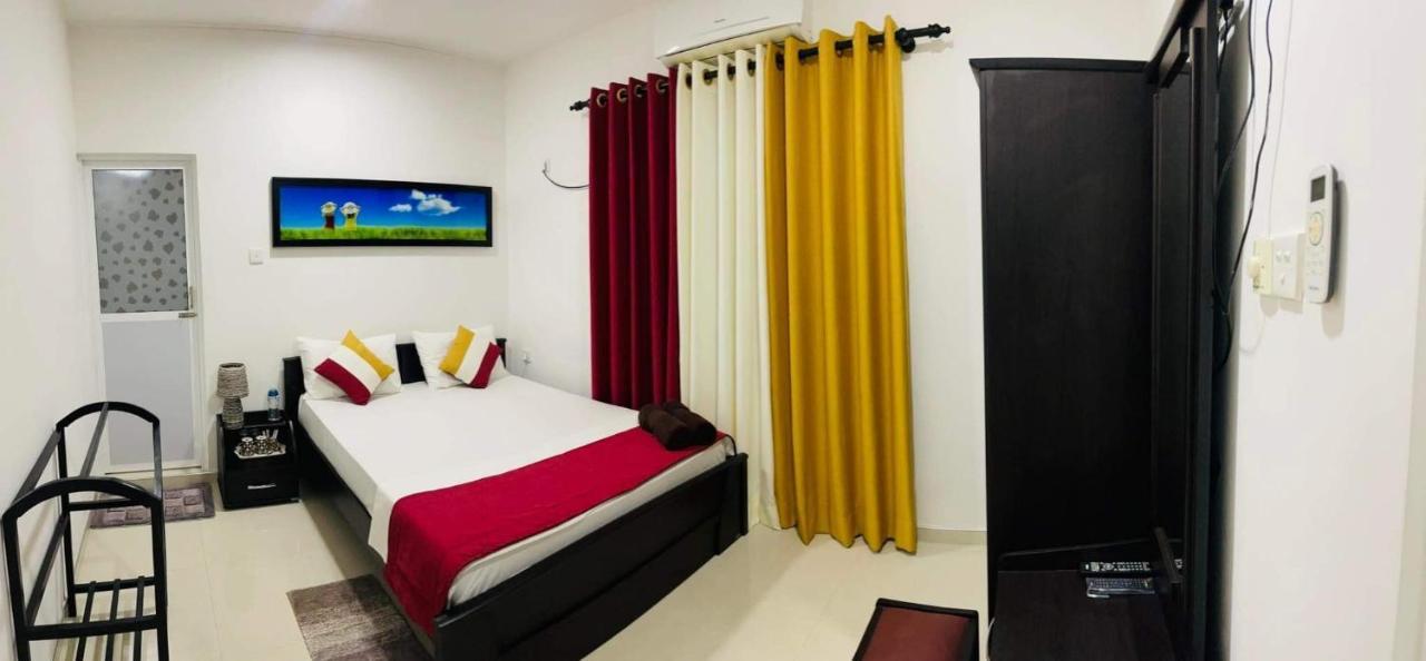 Funwhales Gasthof Negombo