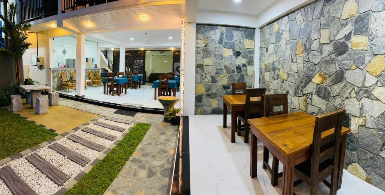 Gasthof Funwhales Negombo