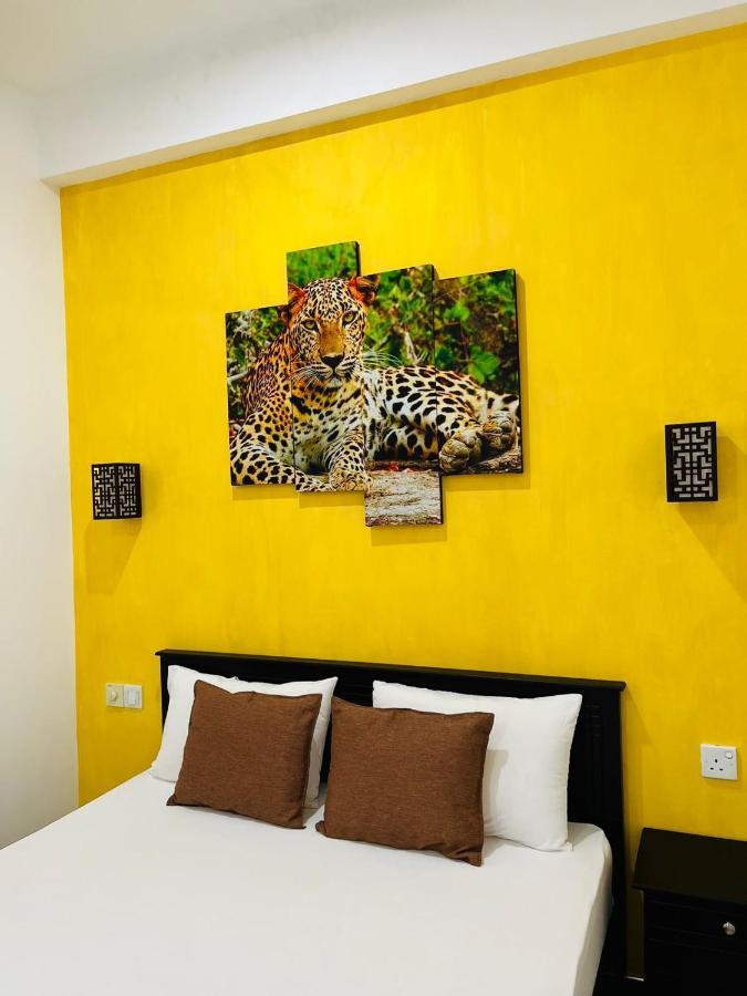 Funwhales Gasthof Negombo