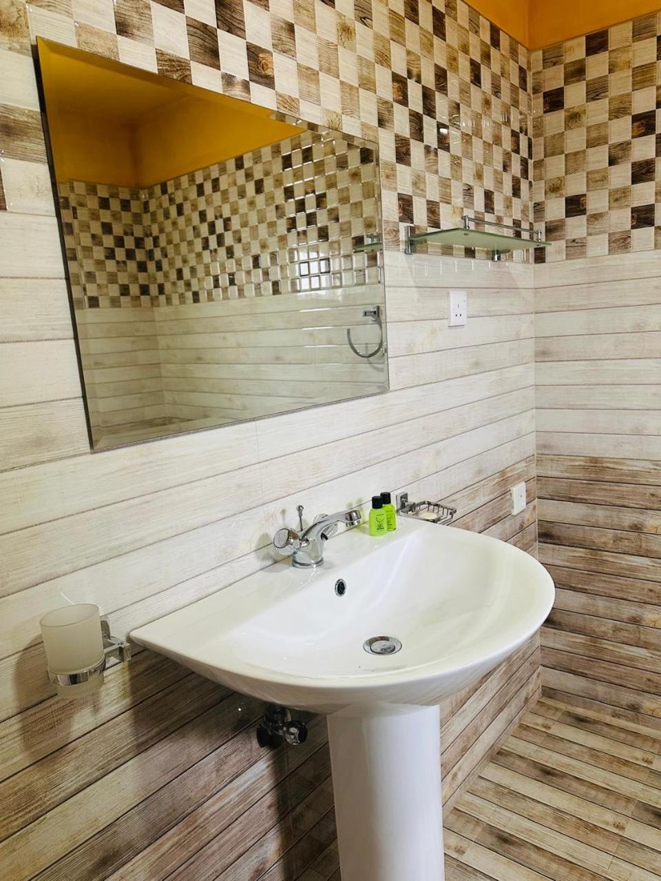 Funwhales 3* Negombo